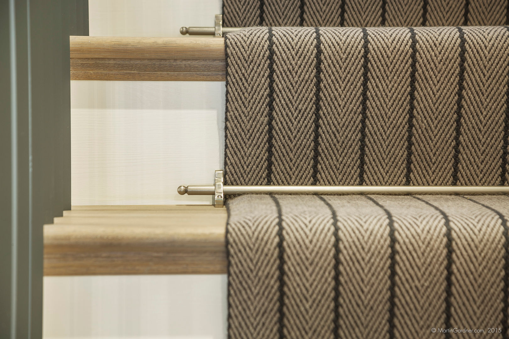 Family Home in Winchester's Sleepers Hill, Martin Gardner Photography Martin Gardner Photography Classic style corridor, hallway and stairs