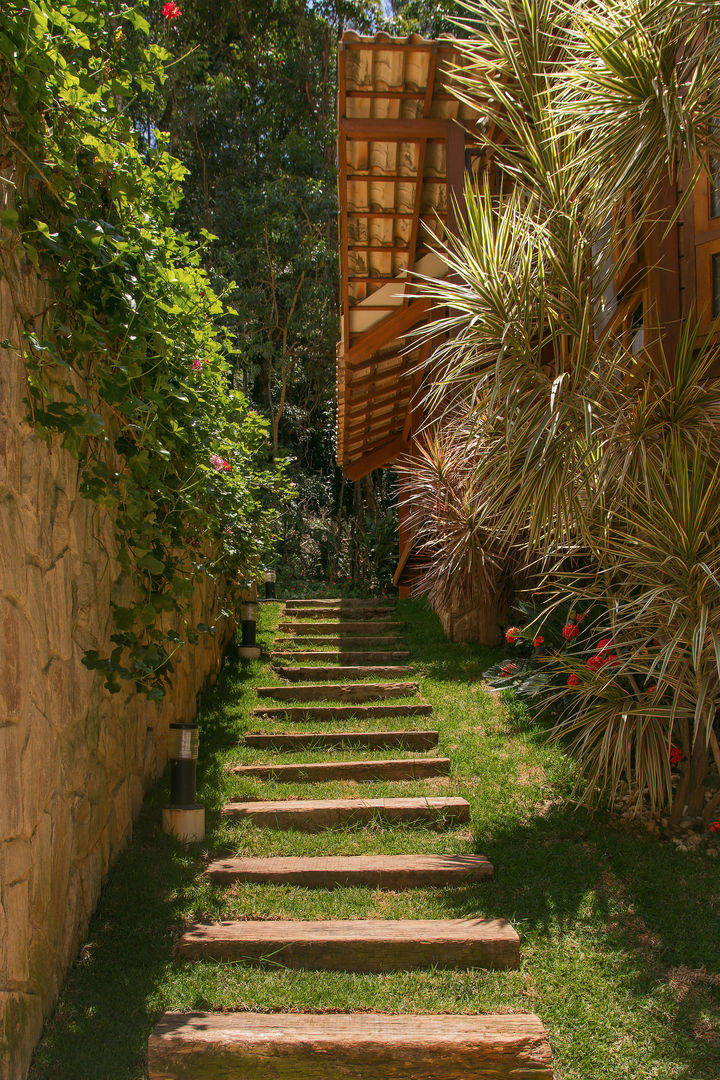 Casa JC - Cond. Retiro do Chalé, CAMILA FERREIRA ARQUITETURA E INTERIORES CAMILA FERREIRA ARQUITETURA E INTERIORES Landelijke huizen