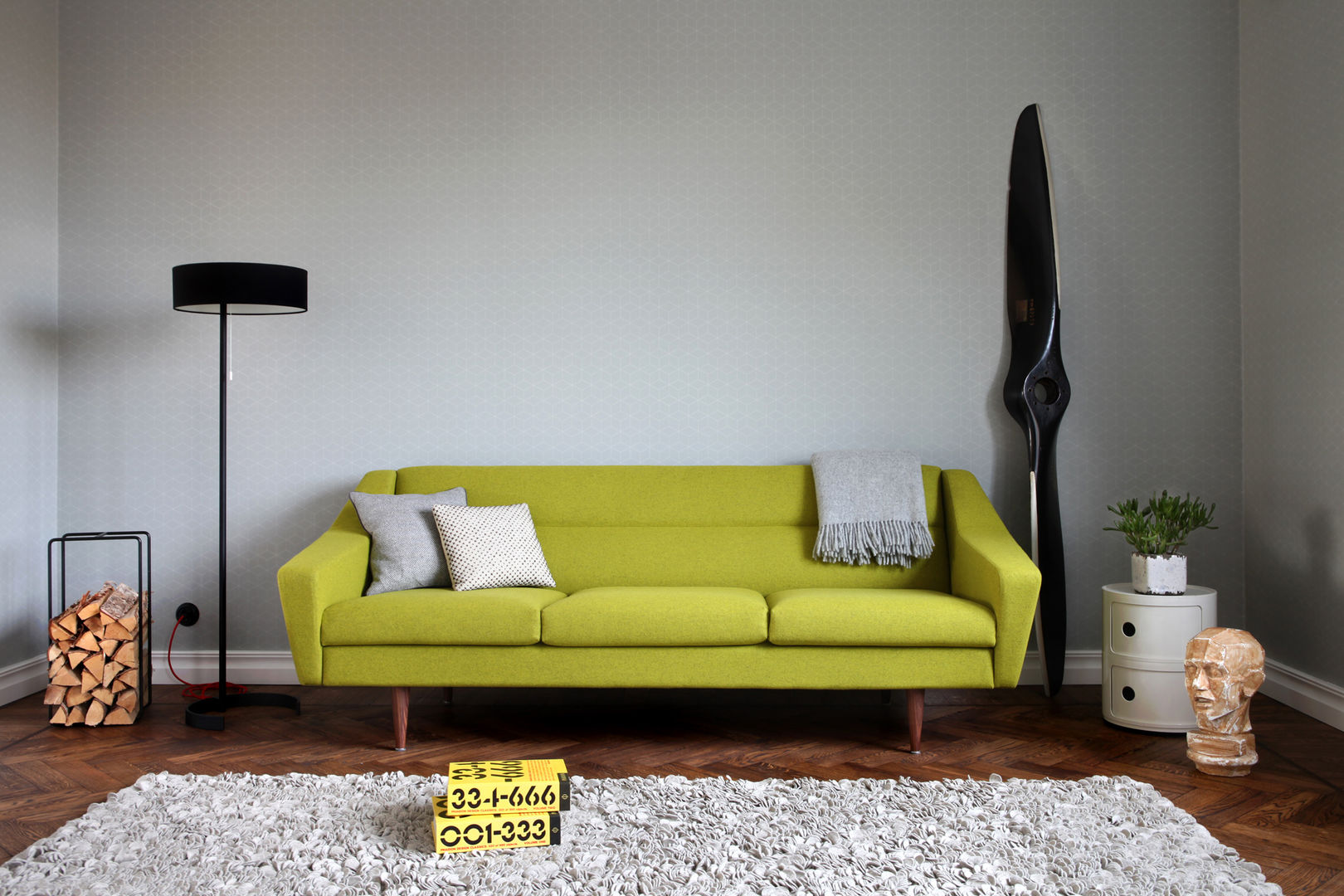 3-Sitzer Couch im Retro-Look in gelb Baltic Design Shop Moderne Wohnzimmer Sofa,Sofa retro,sofa gelb,couch retro,couch gelb,sofa 3-sitzer,Containerhaus,cooles sofa,gemütliches sofa,Sofas und Sessel