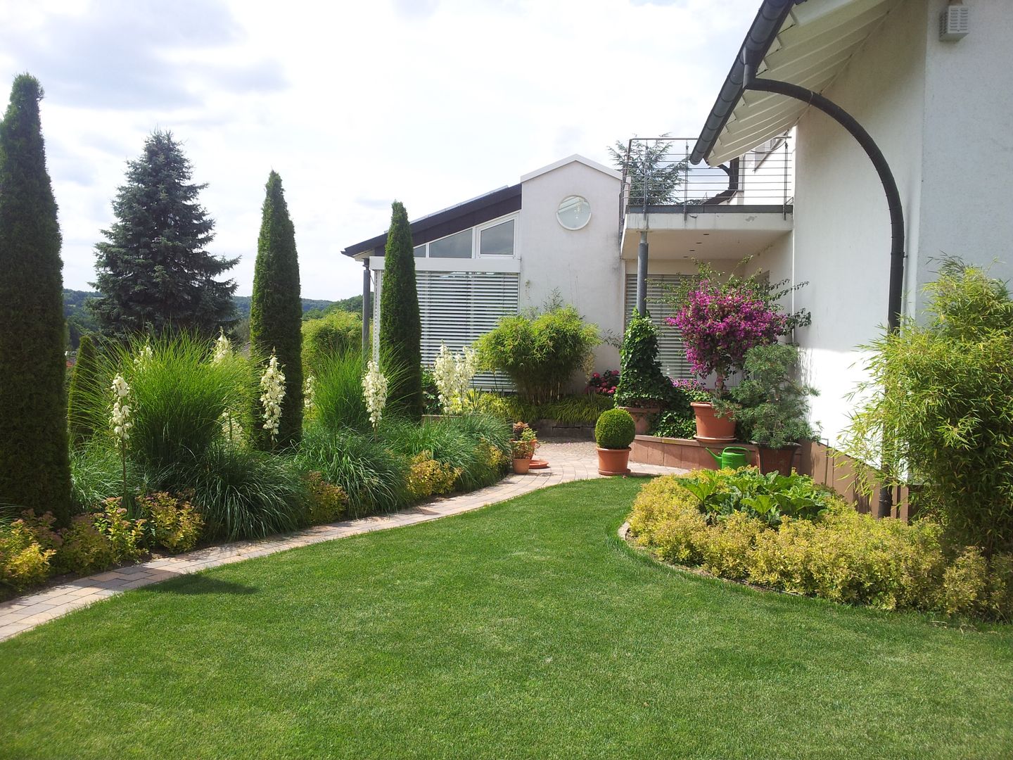 18 jardines modernos y elegantes que necesitan poco mantenimiento homify