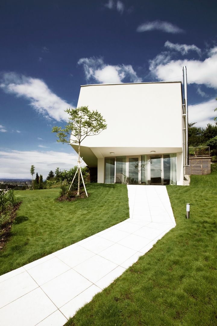 Villa P, LOVE architecture and urbanism LOVE architecture and urbanism Casas minimalistas