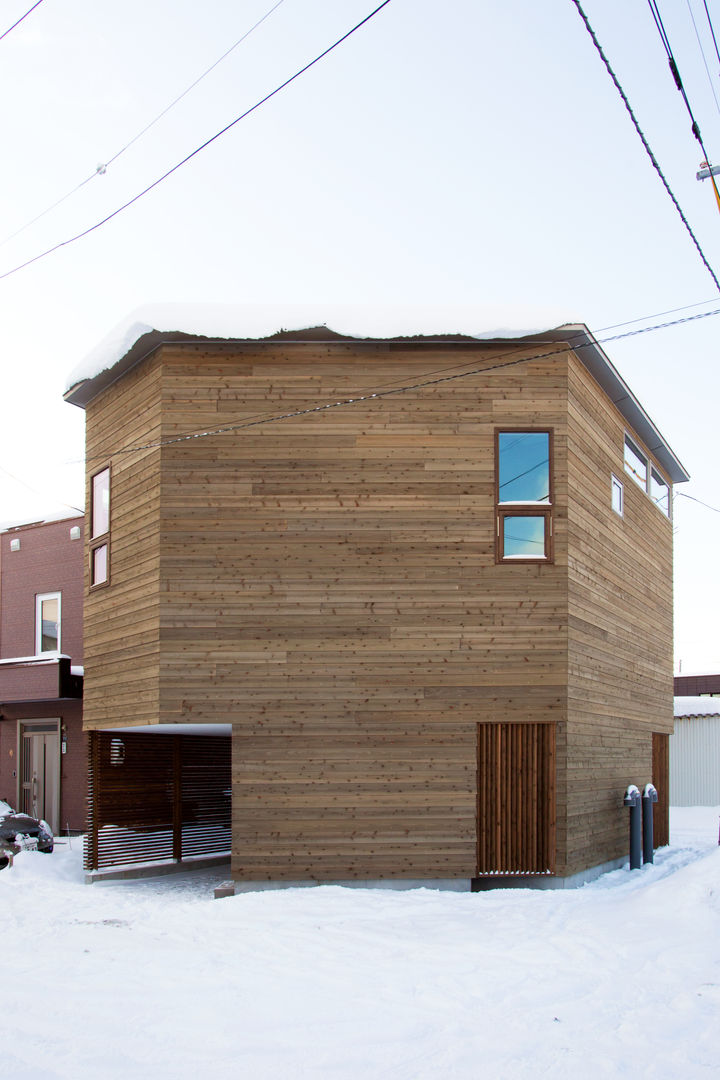 手稲山が望める家, 一級建築士事務所 Atelier Casa 一級建築士事務所 Atelier Casa Minimalist houses Wood Wood effect