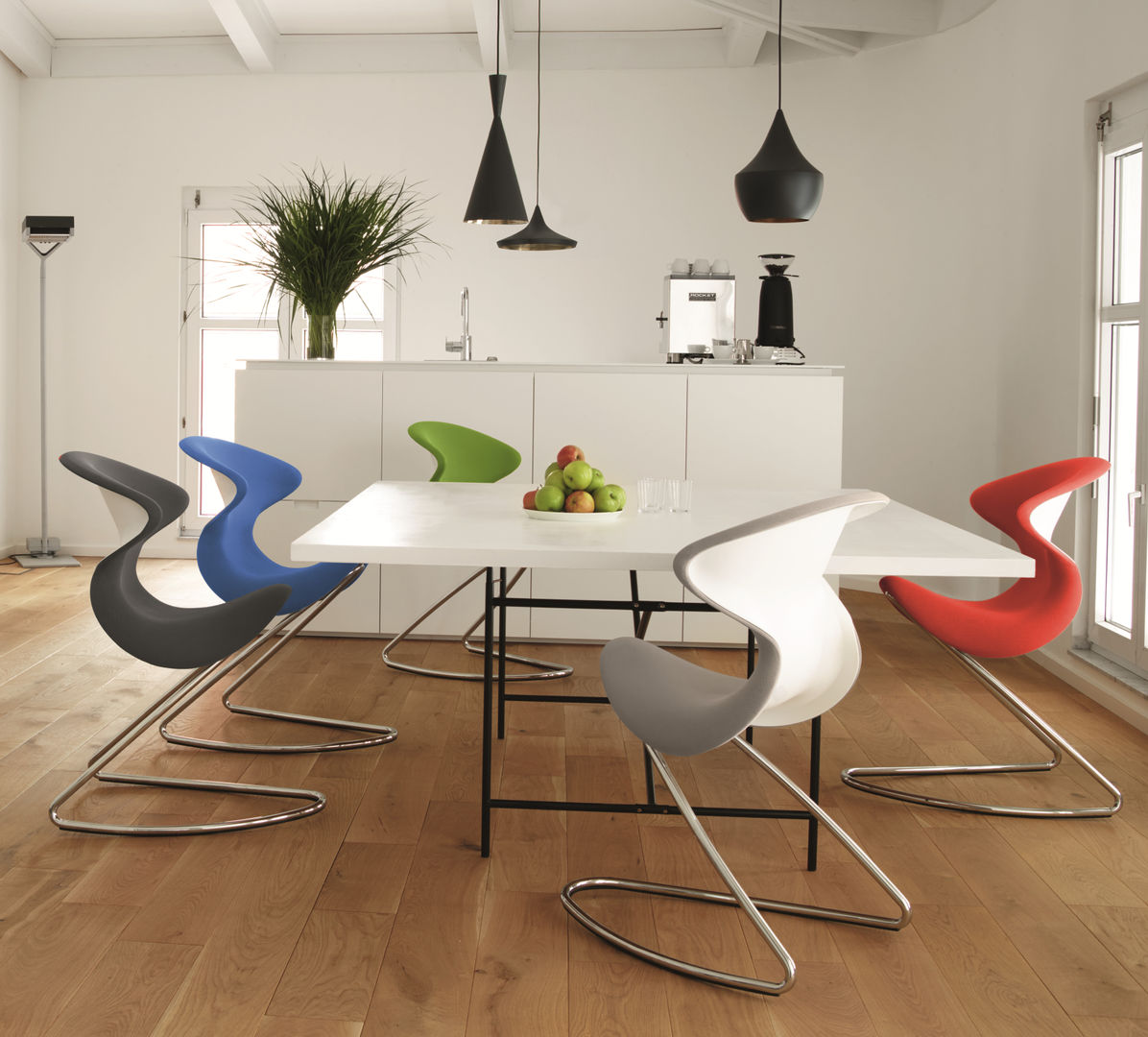 homify Dining room Chairs & benches