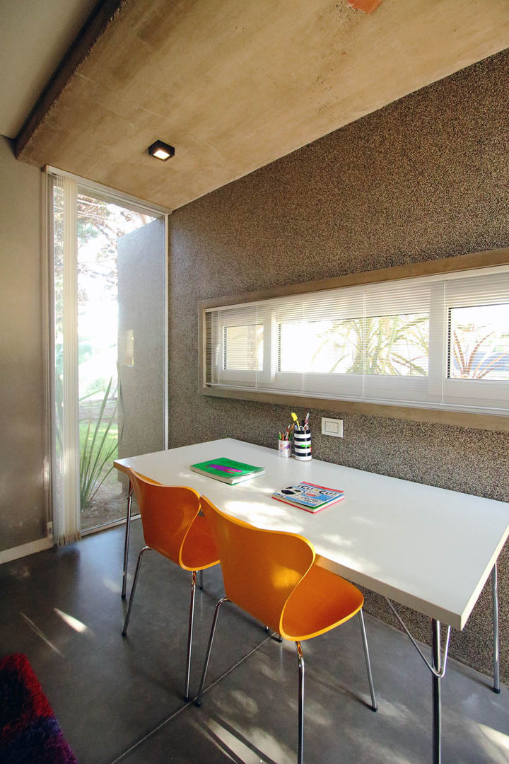 Casa Storni, Queixalós.Trull Arquitectos Queixalós.Trull Arquitectos Nursery/kid’s room