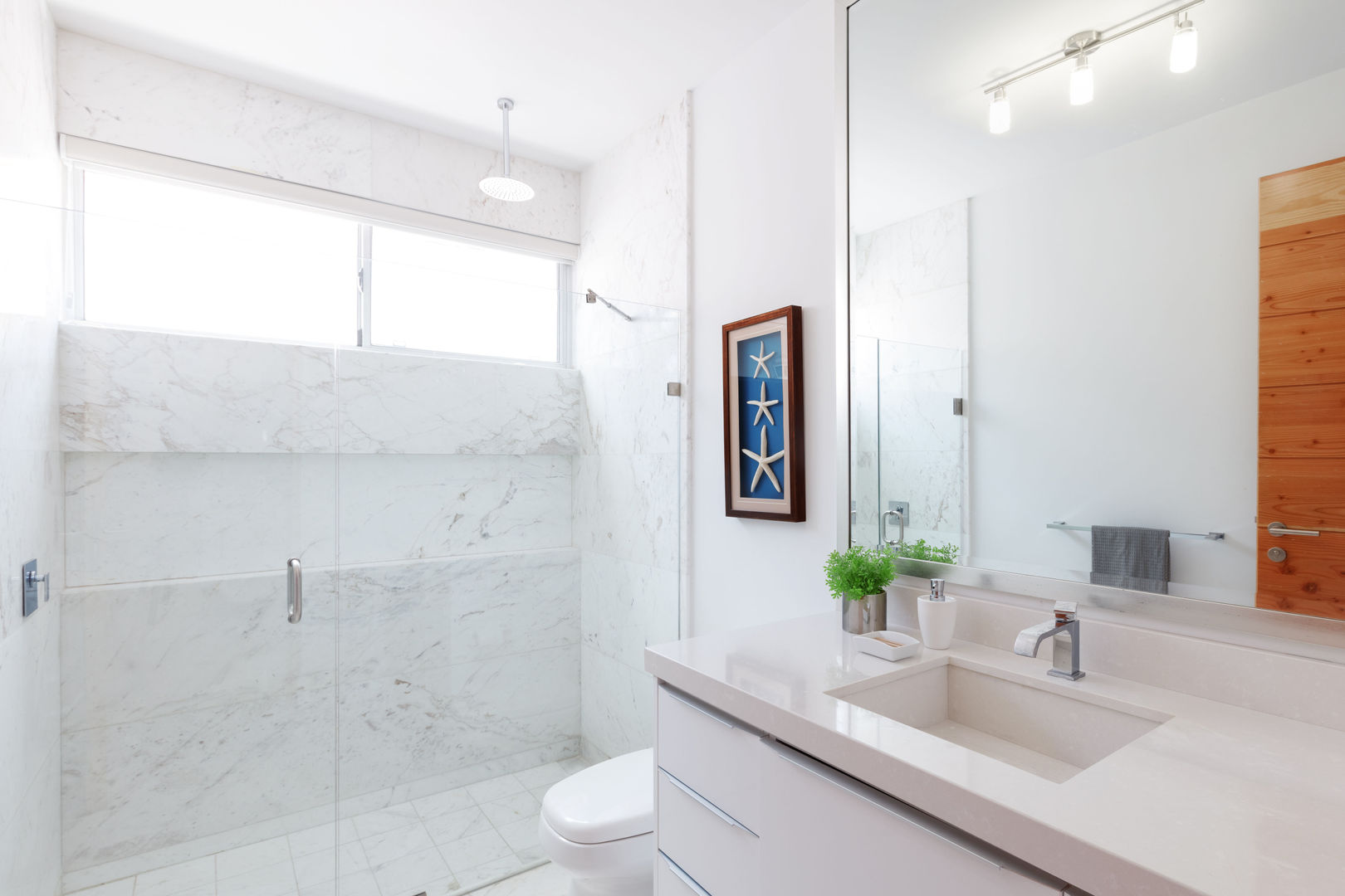 Increíble Casa MRE, Imativa Arquitectos Imativa Arquitectos Modern bathroom Marble