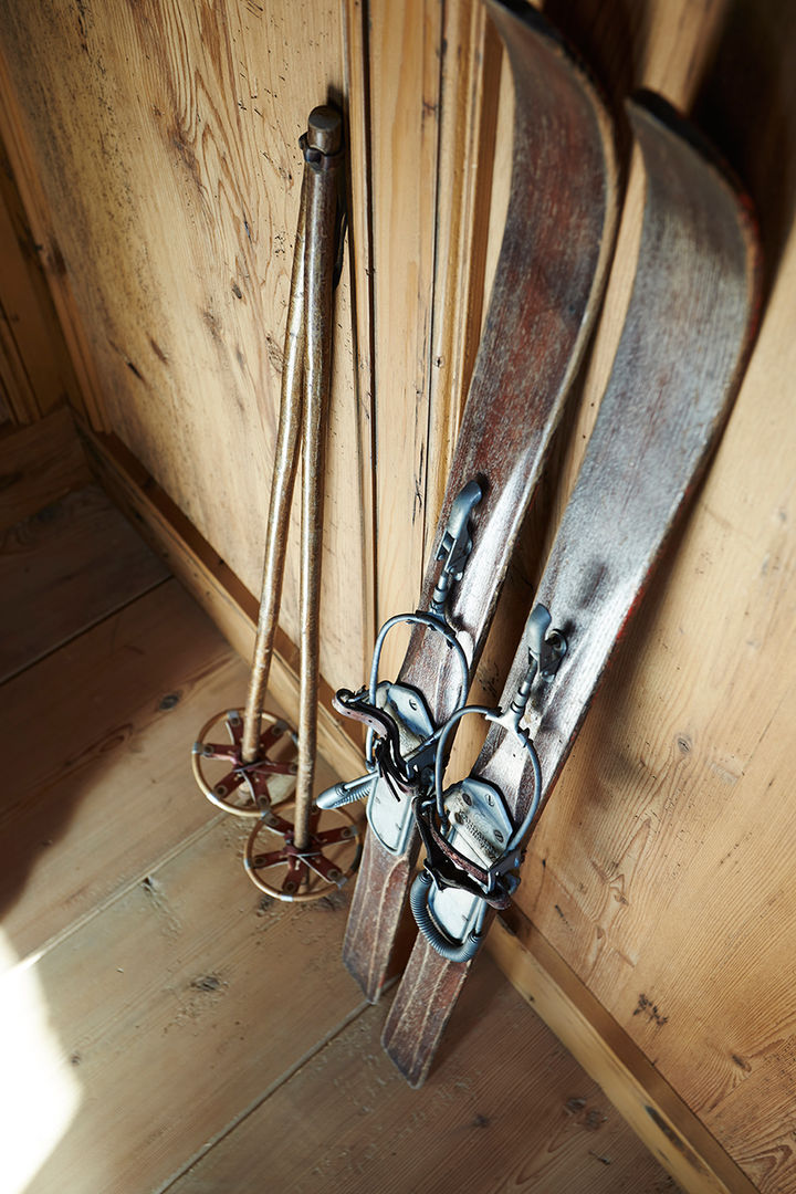 homify Rustic style corridor, hallway & stairs Wood Wood effect