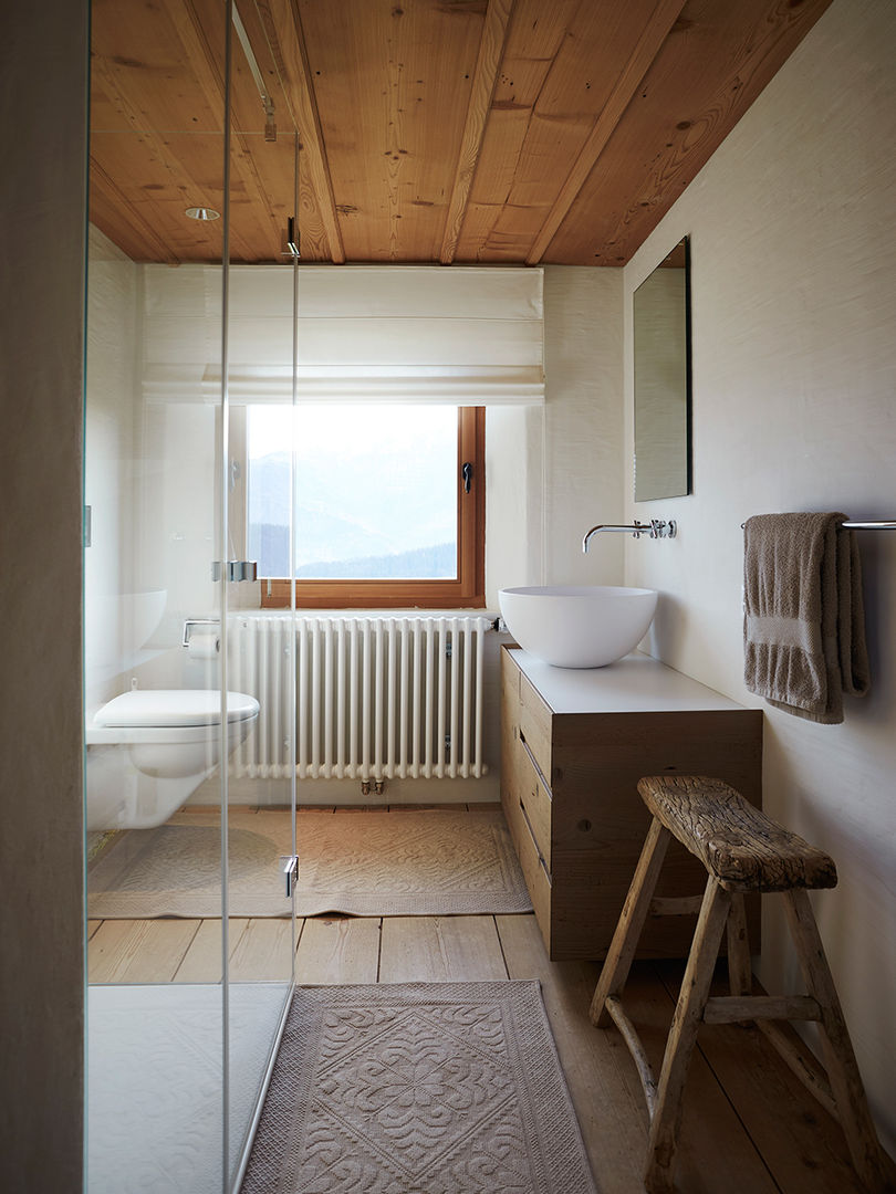 homify Rustic style bathroom