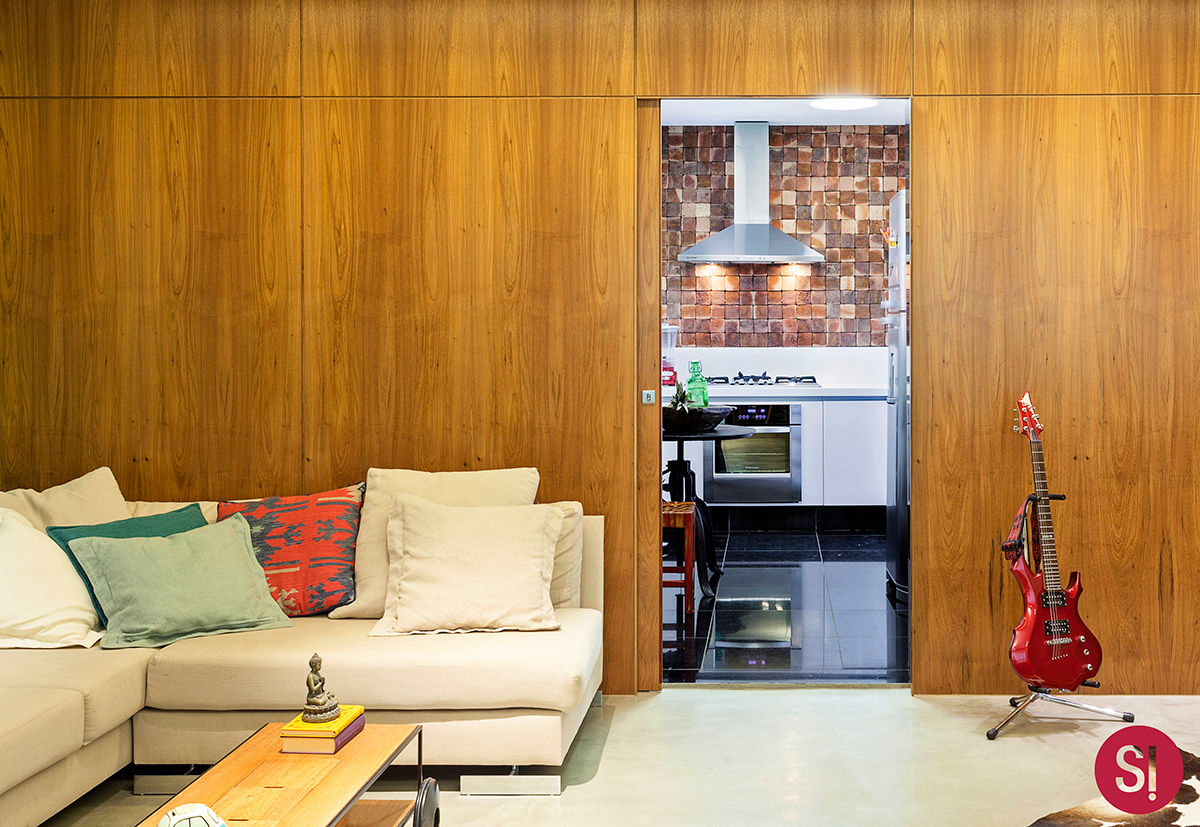 Apartamento CM, Botti Arquitetura e Interiores-Natália Botelho Botti Arquitetura e Interiores-Natália Botelho Modern kitchen لکڑی Wood effect Cabinets & shelves