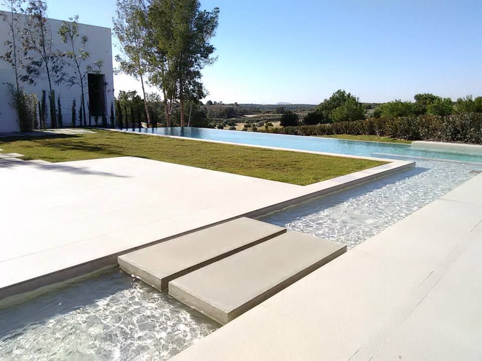 Vivienda Unifamiliar en Colinas Golf, promovida por Marjal, GESTIÓN TÉCNICA DE PROYECTOS PROYECTOS Y OBRAS, SL. GESTIÓN TÉCNICA DE PROYECTOS PROYECTOS Y OBRAS, SL. Klassische Pools