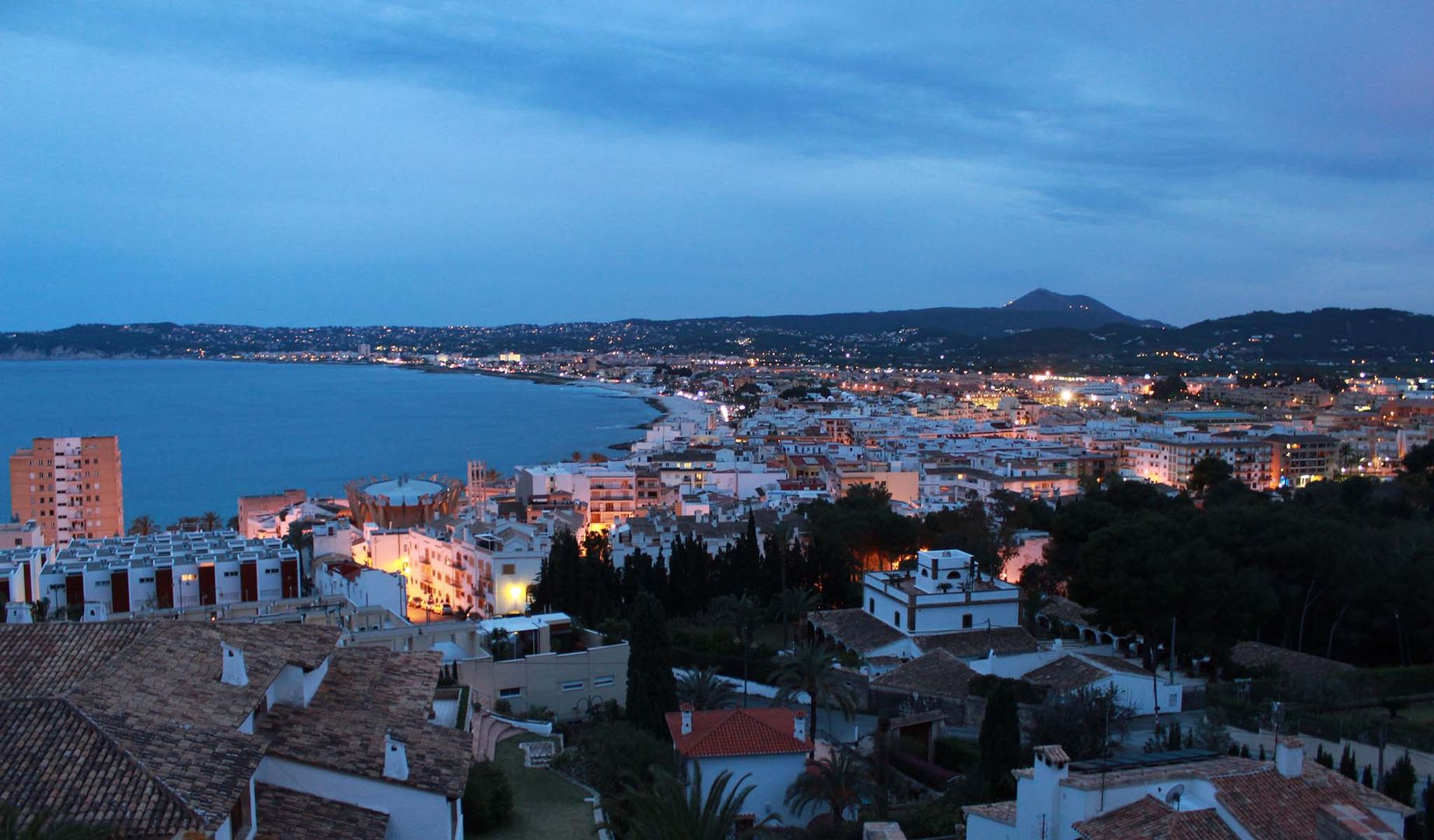 2013 VIVIENDA EN JÁVEA, Estudio de Arquitectura 2E+1L Estudio de Arquitectura 2E+1L منازل