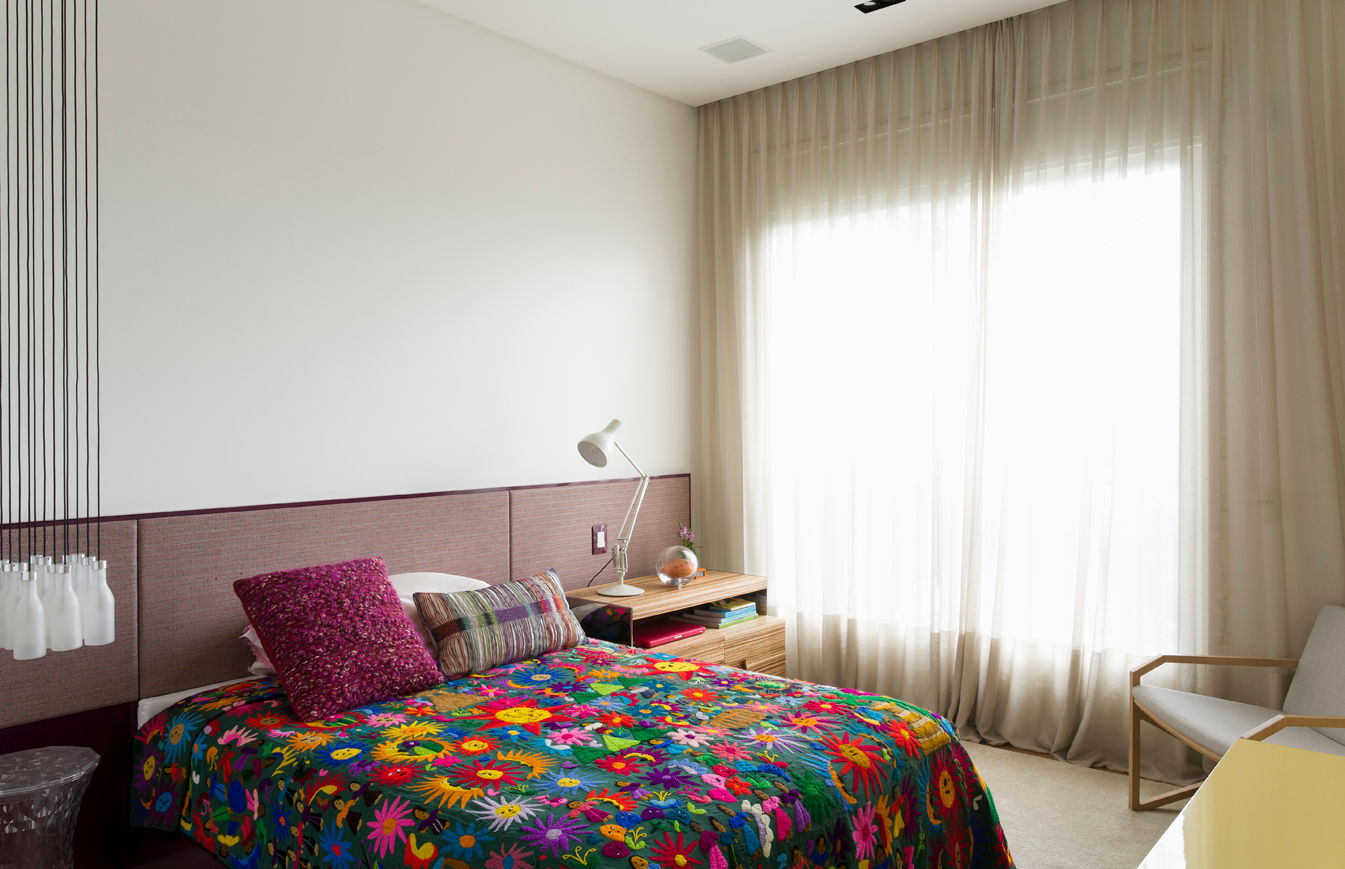 IBIRAPUERA APARTMENT, DIEGO REVOLLO ARQUITETURA S/S LTDA. DIEGO REVOLLO ARQUITETURA S/S LTDA. Modern style bedroom