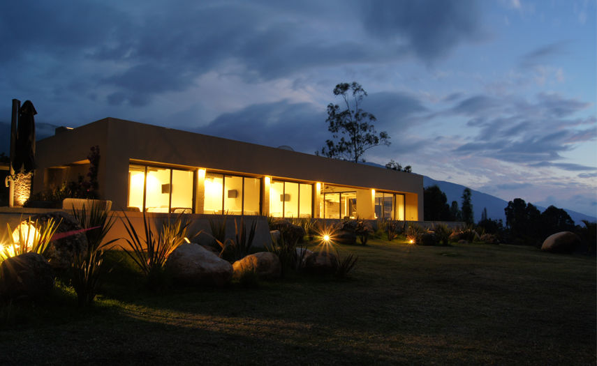 Casa IQ, AMR ARQUITECTOS AMR ARQUITECTOS บ้านและที่อยู่อาศัย