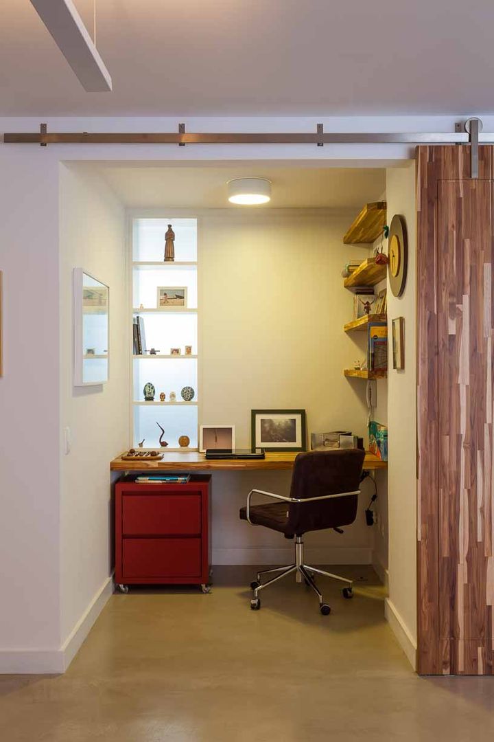Apartamento do Amigo Calculista, Nautilo Arquitetura & Gerenciamento Nautilo Arquitetura & Gerenciamento Modern study/office Wood Wood effect