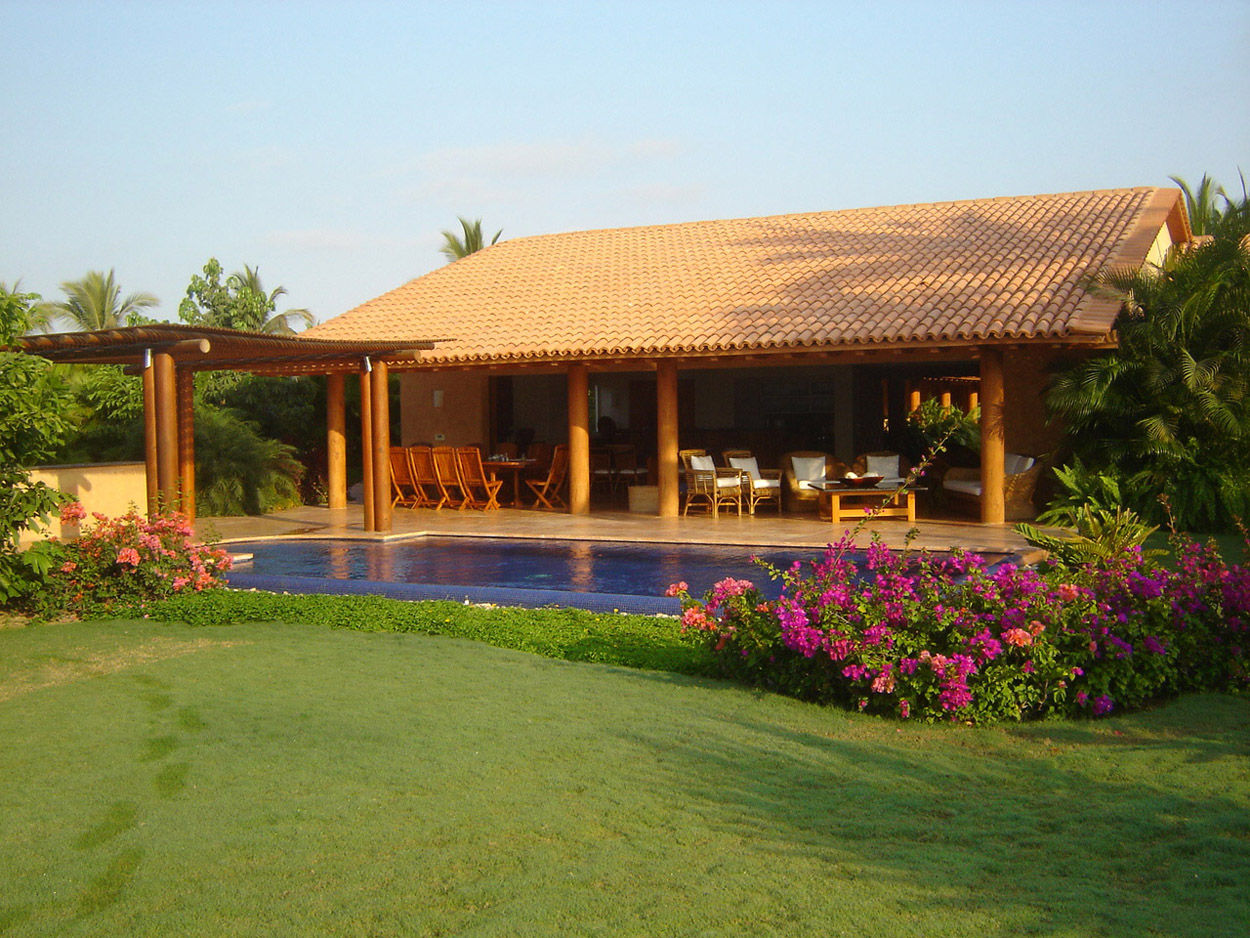 Casa Sol , José Vigil Arquitectos José Vigil Arquitectos Tropical style houses