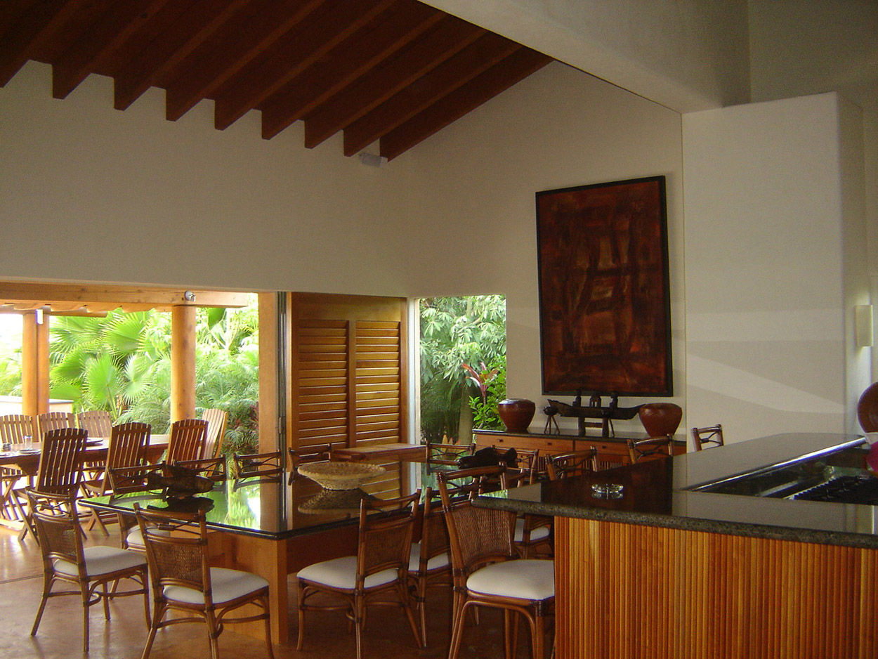 Casa Sol , José Vigil Arquitectos José Vigil Arquitectos Tropical style dining room