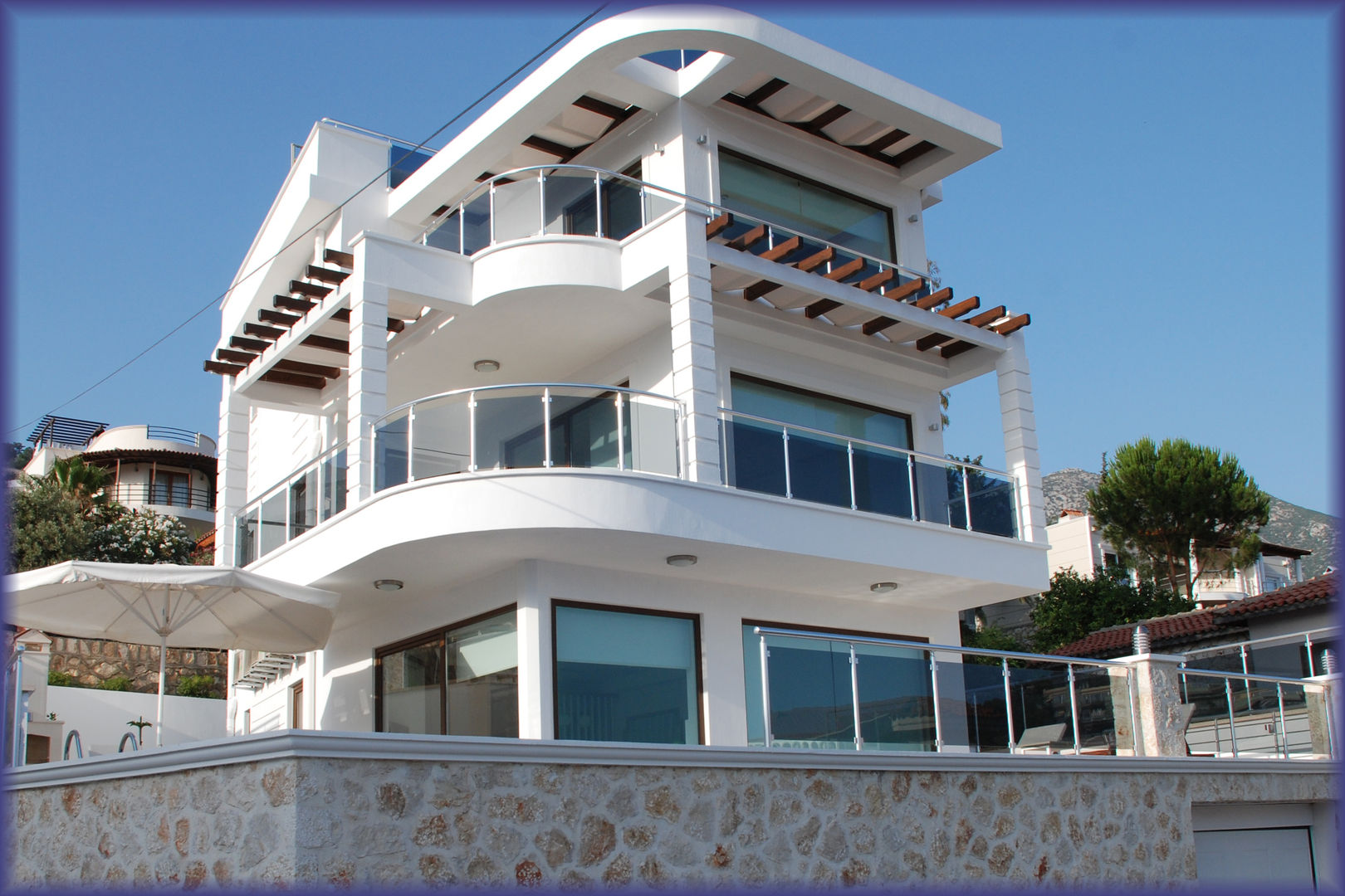 VILLA SELIN, SAYTAS SABUNCUOGLU YAPI VE TIC.LTD.STI. SAYTAS SABUNCUOGLU YAPI VE TIC.LTD.STI. Rumah Modern