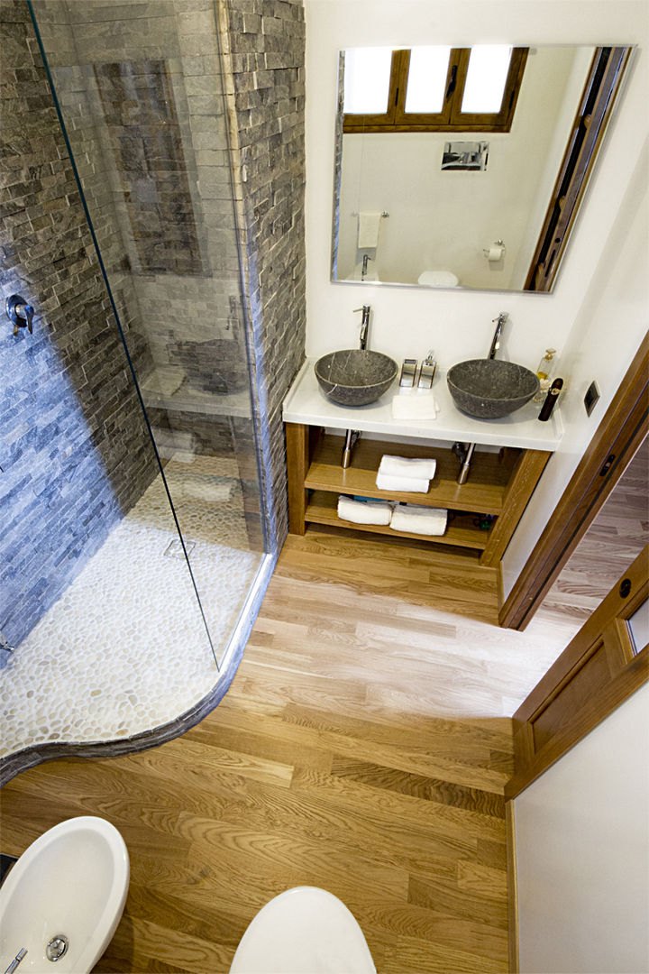 Ristrutturazione di un appartamento in Sicilia, Salvo Lombardo Architetto Salvo Lombardo Architetto Phòng tắm phong cách hiện đại