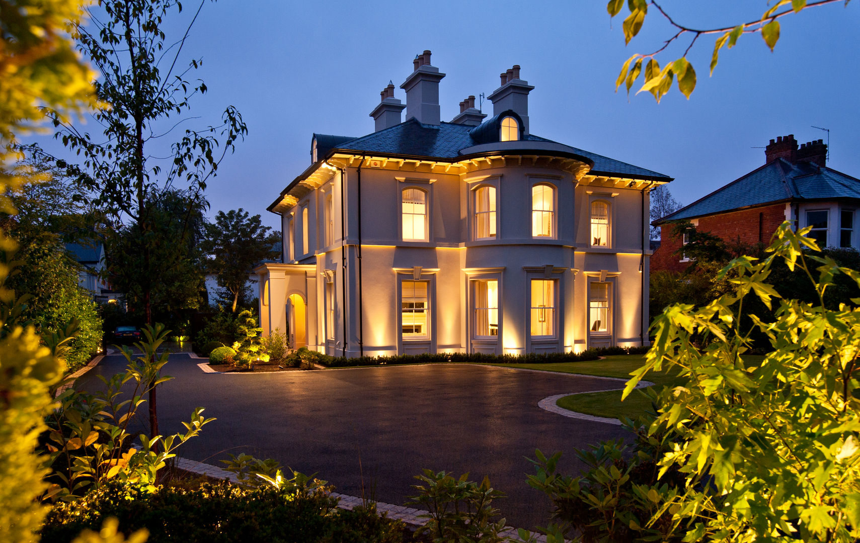 Luxury Style Suburban Mansion Des Ewing Residential Architects 房子