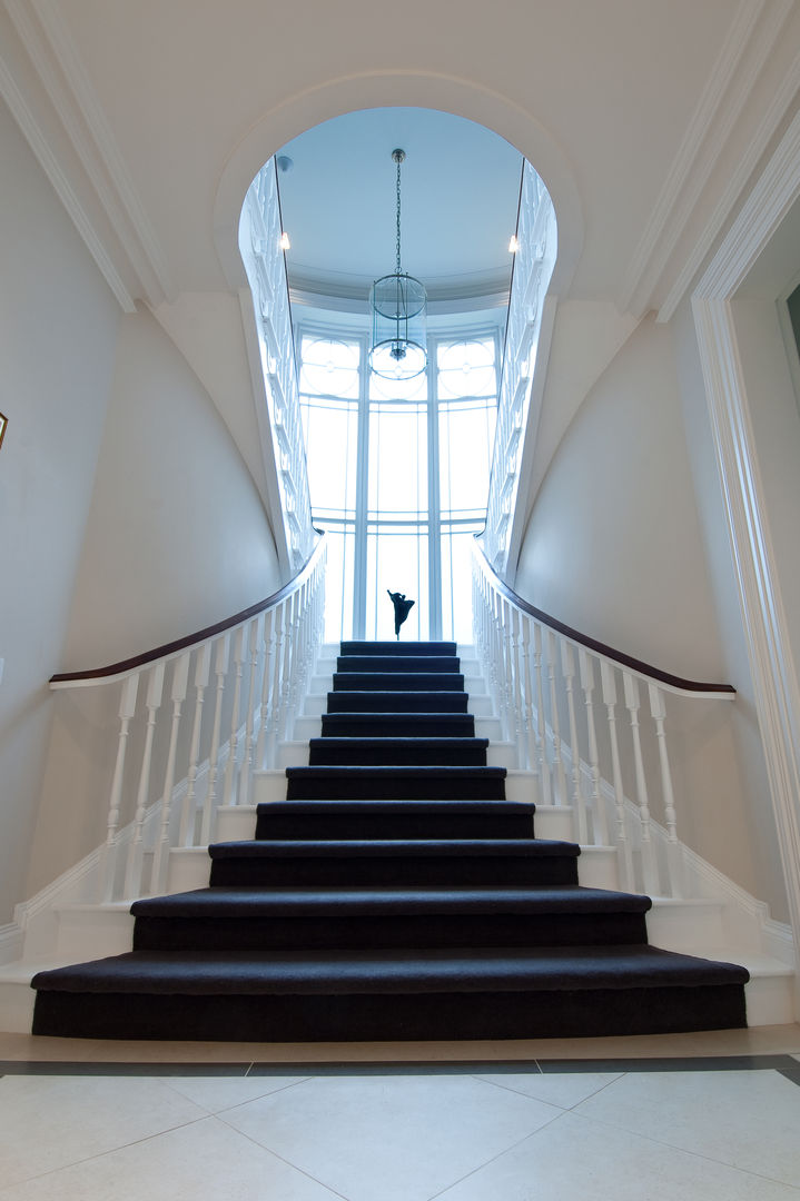 Luxury Style Suburban Mansion Des Ewing Residential Architects Classic corridor, hallway & stairs