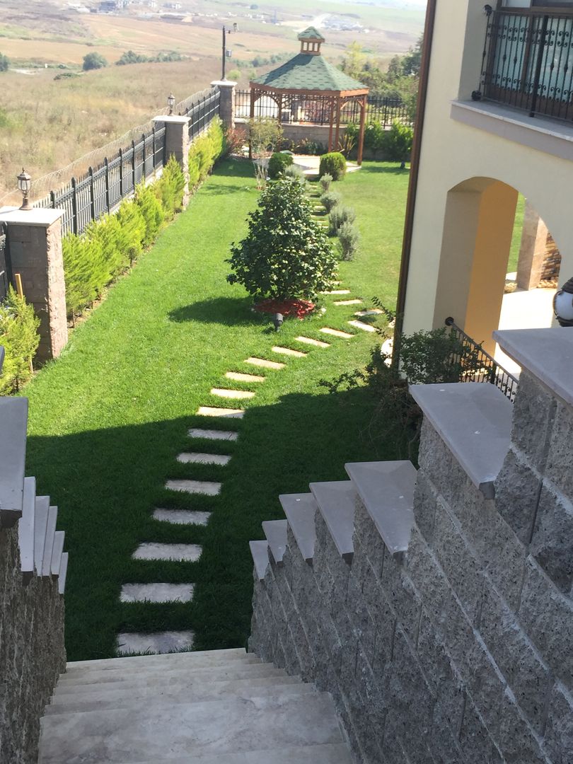 TOSKANA VADİSİ- VİLLA PEYZAJ PROJE&UYGULAMA // TOSKANA VADISI - VILLA LANDSCAPE PROJECT&APPLICATION, AYTÜL TEMİZ LANDSCAPE DESIGN AYTÜL TEMİZ LANDSCAPE DESIGN Jardins modernos