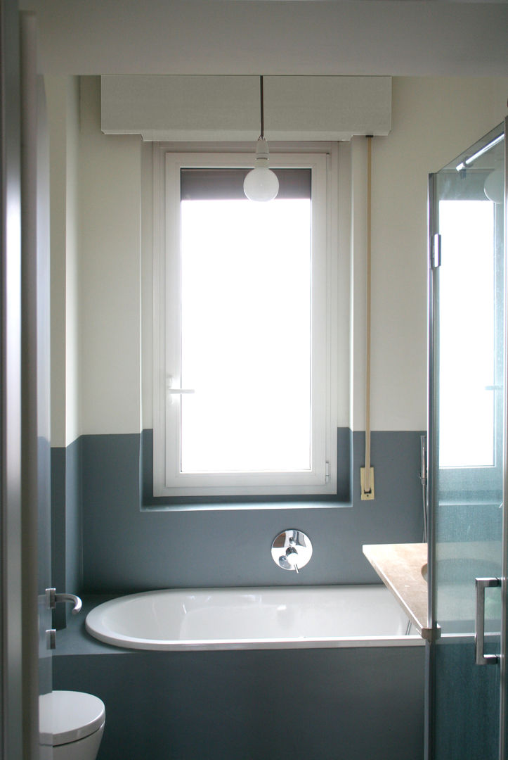 Attico sul Naviglio, Atelier delle Verdure Atelier delle Verdure Minimalist style bathrooms