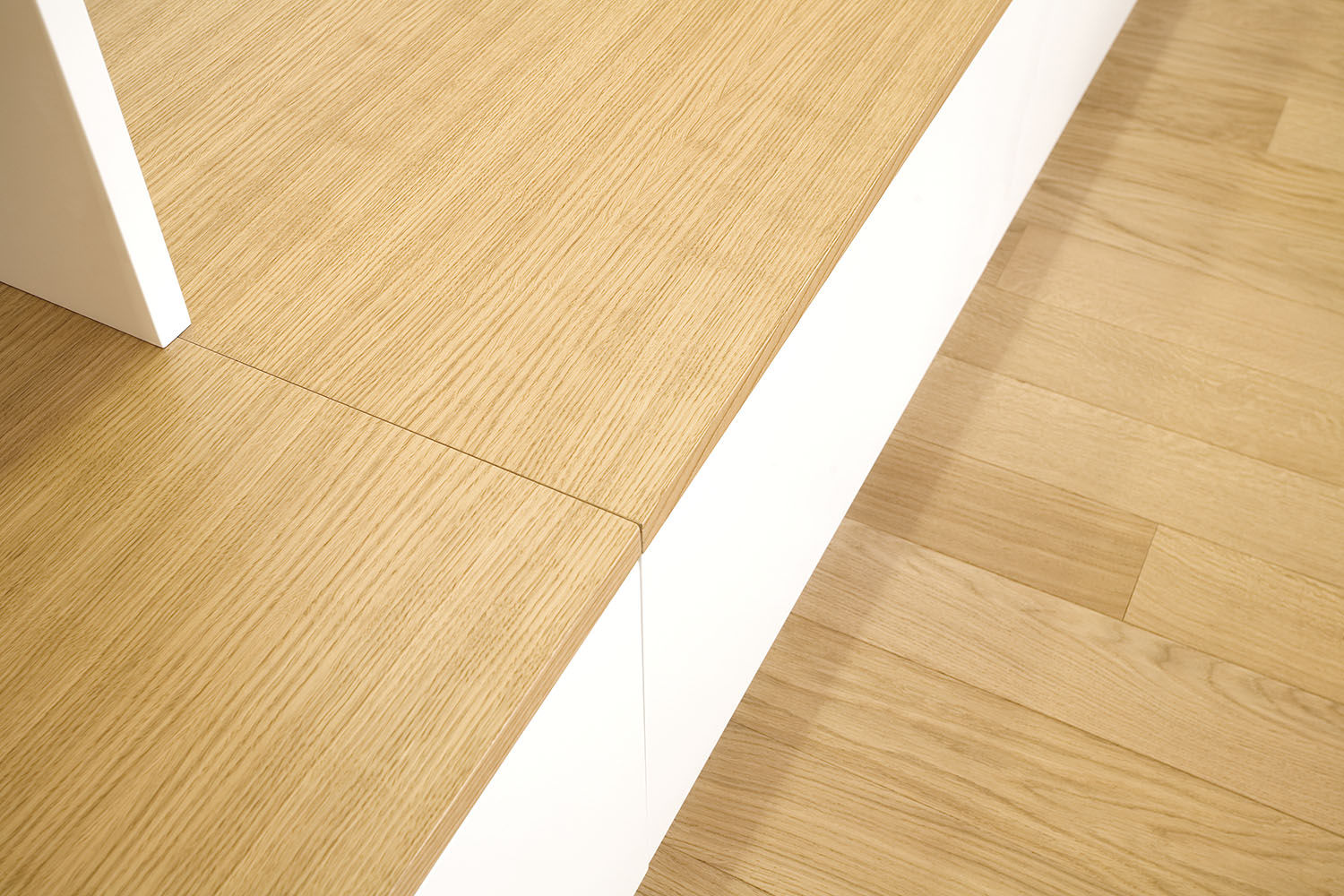 Essenzialmente rovere: 150 sqm Appartmento, PAZdesign PAZdesign Living room Wood Wood effect