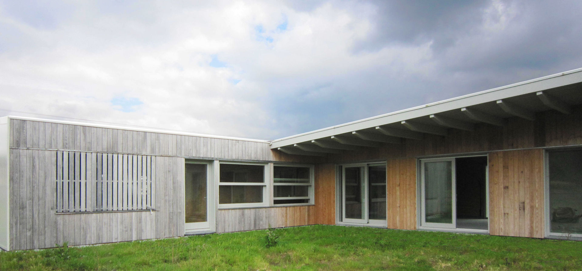 Vivienda modular en Culleredo (A Coruña) | en proceso, Ezcurra e Ouzande arquitectura Ezcurra e Ouzande arquitectura Maisons modernes Bois Effet bois