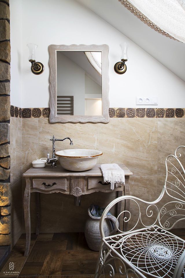 Aranżacje z ręcznie formowanymi umywalkami, Florisa Florisa Rustic style bathroom Ceramic Sinks