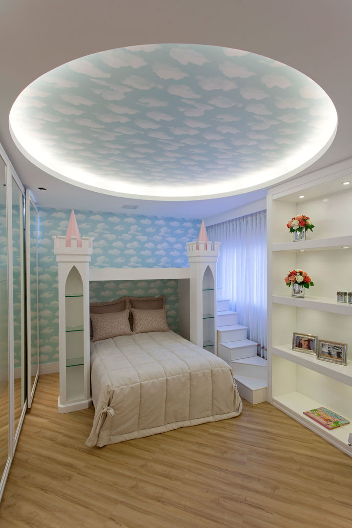 Apartamento São Paulo, Designer de Interiores e Paisagista Iara Kílaris Designer de Interiores e Paisagista Iara Kílaris Nursery/kid’s room MDF