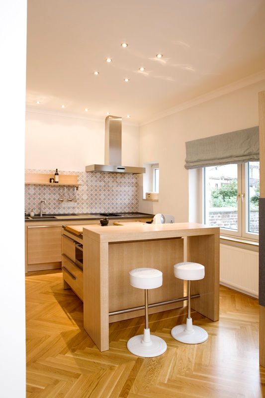 Küche im Altbau, Beilstein Innenarchitektur Beilstein Innenarchitektur Kitchen Wood Wood effect