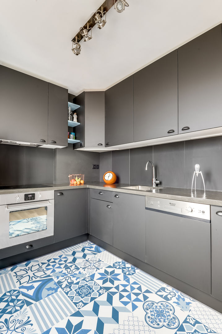 PROJET COLOMBES, Agence Transition Interior Design, Architectes: Carla Lopez et Margaux Meza, Transition Interior Design Transition Interior Design Modern style kitchen