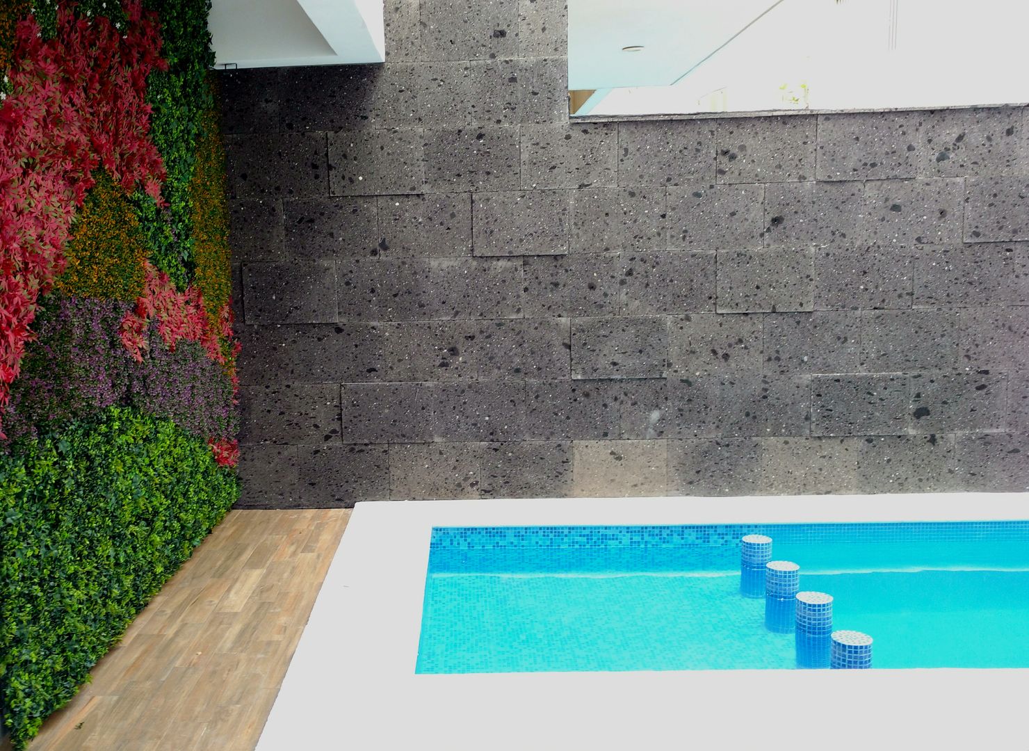 Antares, JUAN CARLOS ROJAS ARQUITECTOS JUAN CARLOS ROJAS ARQUITECTOS Tropical style pool Stone