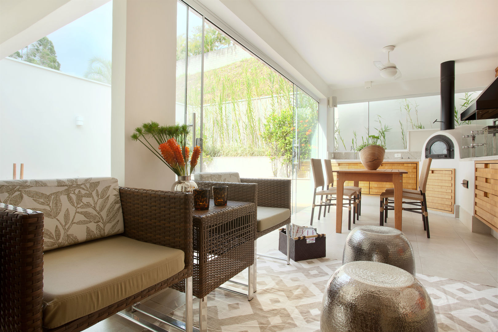 Casa de Tamboré, Silvana Lara Nogueira Silvana Lara Nogueira Living room