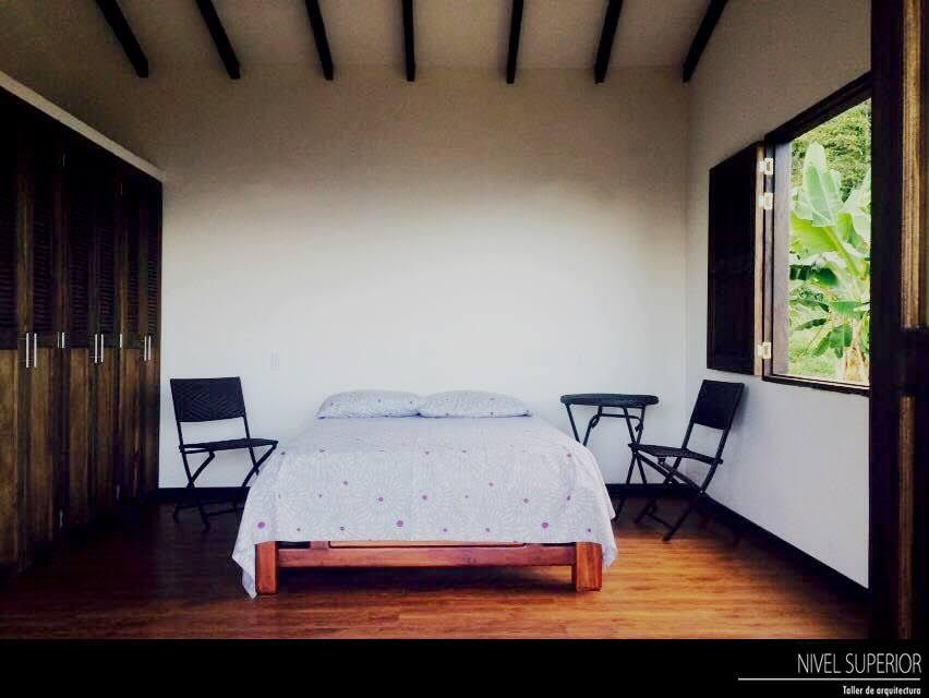 PROYECTO TAMESIS - ANTIOQUIA., NIVEL SUPERIOR taller de arquitectura NIVEL SUPERIOR taller de arquitectura Country style bedroom