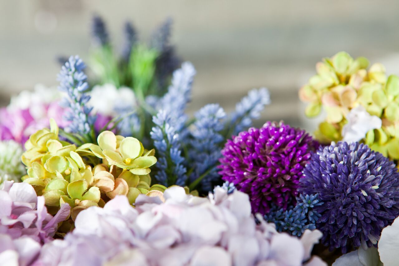 Arte Floral Artificial, LOS DETALLES DE SONIA MOMPÓ LOS DETALLES DE SONIA MOMPÓ Hiên, sân thượng phong cách kinh điển Plants & flowers