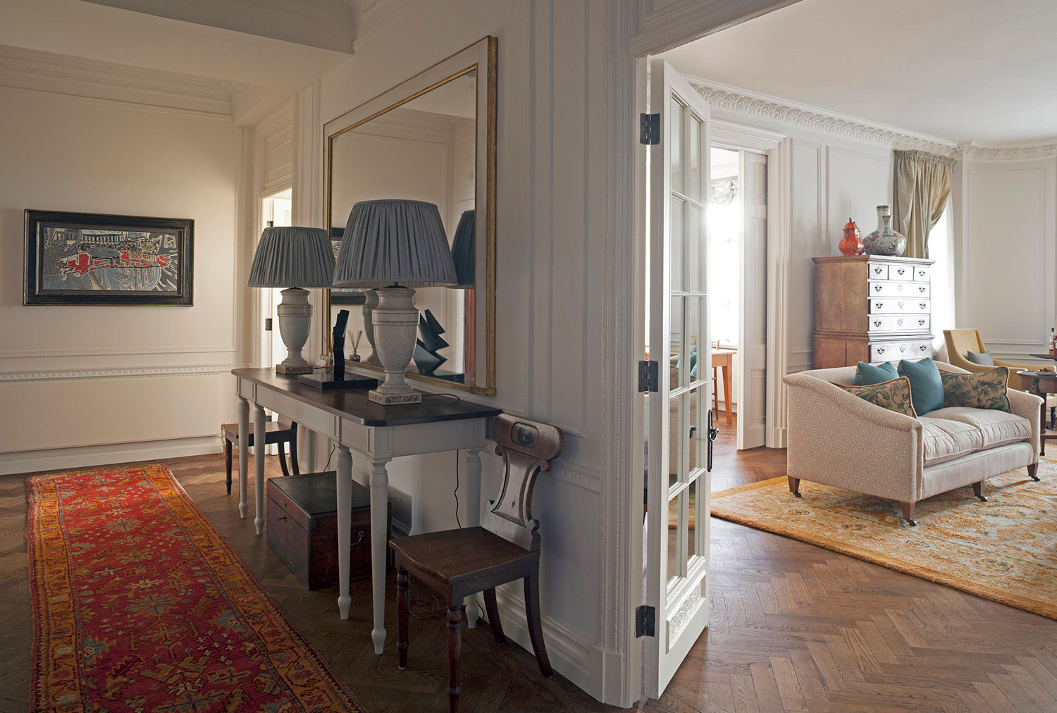 The hallway at the Mansfield Street Apartment. Nash Baker Architects Ltd Koridor & Tangga Klasik Kayu Wood effect