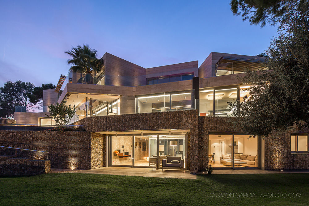 Casa Llorell, Simon Garcia | arqfoto Simon Garcia | arqfoto モダンな 家