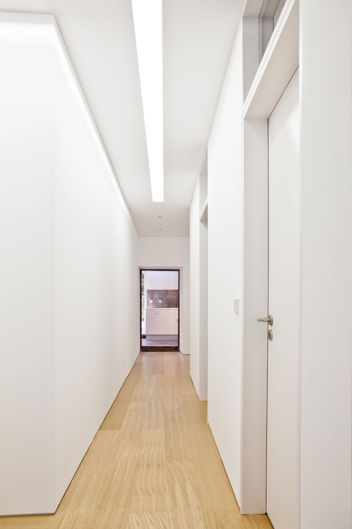 Apartamento no Restelo, phdd arquitectos phdd arquitectos Corredores, halls e escadas modernos