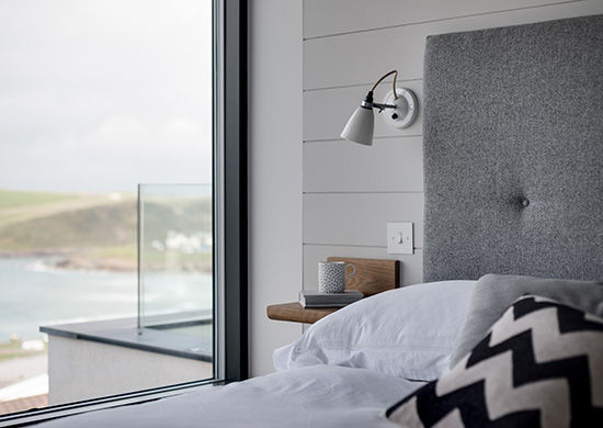 New Contemporary House, Polzeath, Cornwall Arco2 Architecture Ltd Modern Bedroom Architects Cornwall, architecture Cornwall, arco2 architects, eco friendly architects, sustainable architects, sustainable architecture, architecture by the sea, beach house architecture,