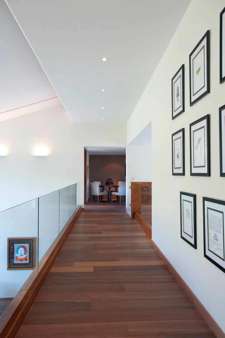 Casa LC, ARCO Arquitectura Contemporánea ARCO Arquitectura Contemporánea Modern Corridor, Hallway and Staircase