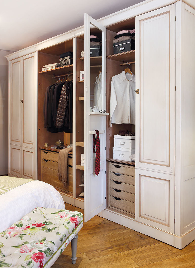 MI VESTIDOR GRANGE, Grange México Grange México Closets de estilo moderno Madera maciza Multicolor