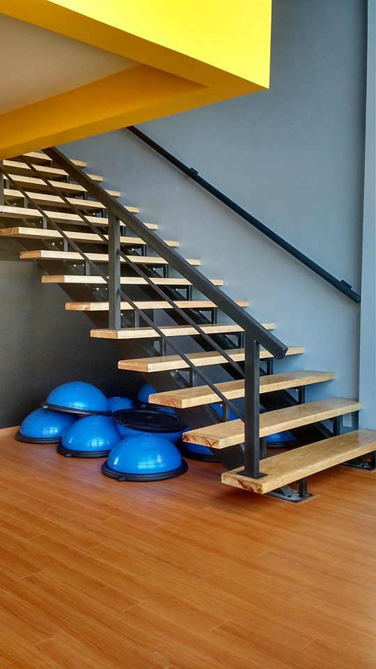 B-Fit, Bau-Art Taller de Arquitectura Bau-Art Taller de Arquitectura Modern Corridor, Hallway and Staircase Wood Wood effect