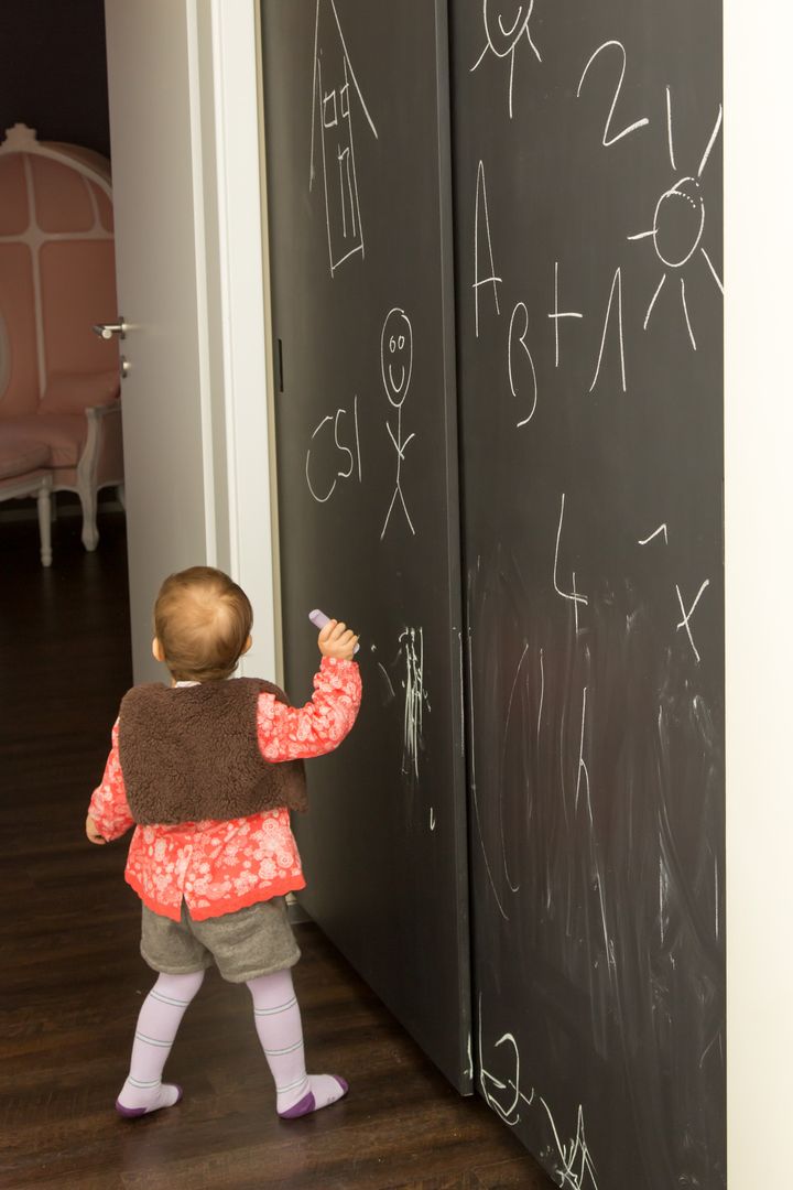 Chambre bébé-enfant fille, CSInterieur CSInterieur Habitaciones para niños de estilo ecléctico