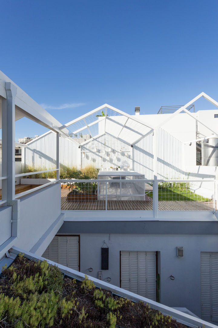 VIVIENDA UNIFAMILIAR MG, Marantz Arquitectura Marantz Arquitectura Modern balcony, veranda & terrace