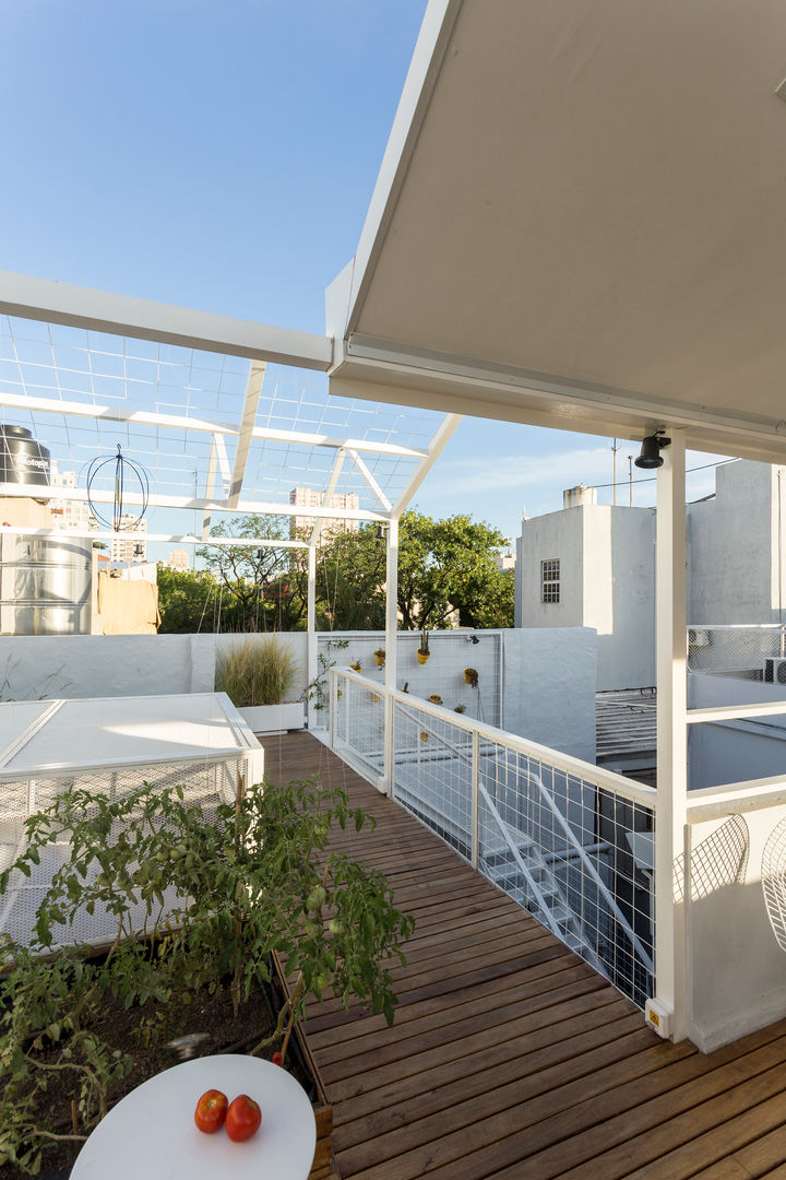 VIVIENDA UNIFAMILIAR MG, Marantz Arquitectura Marantz Arquitectura Modern balcony, veranda & terrace