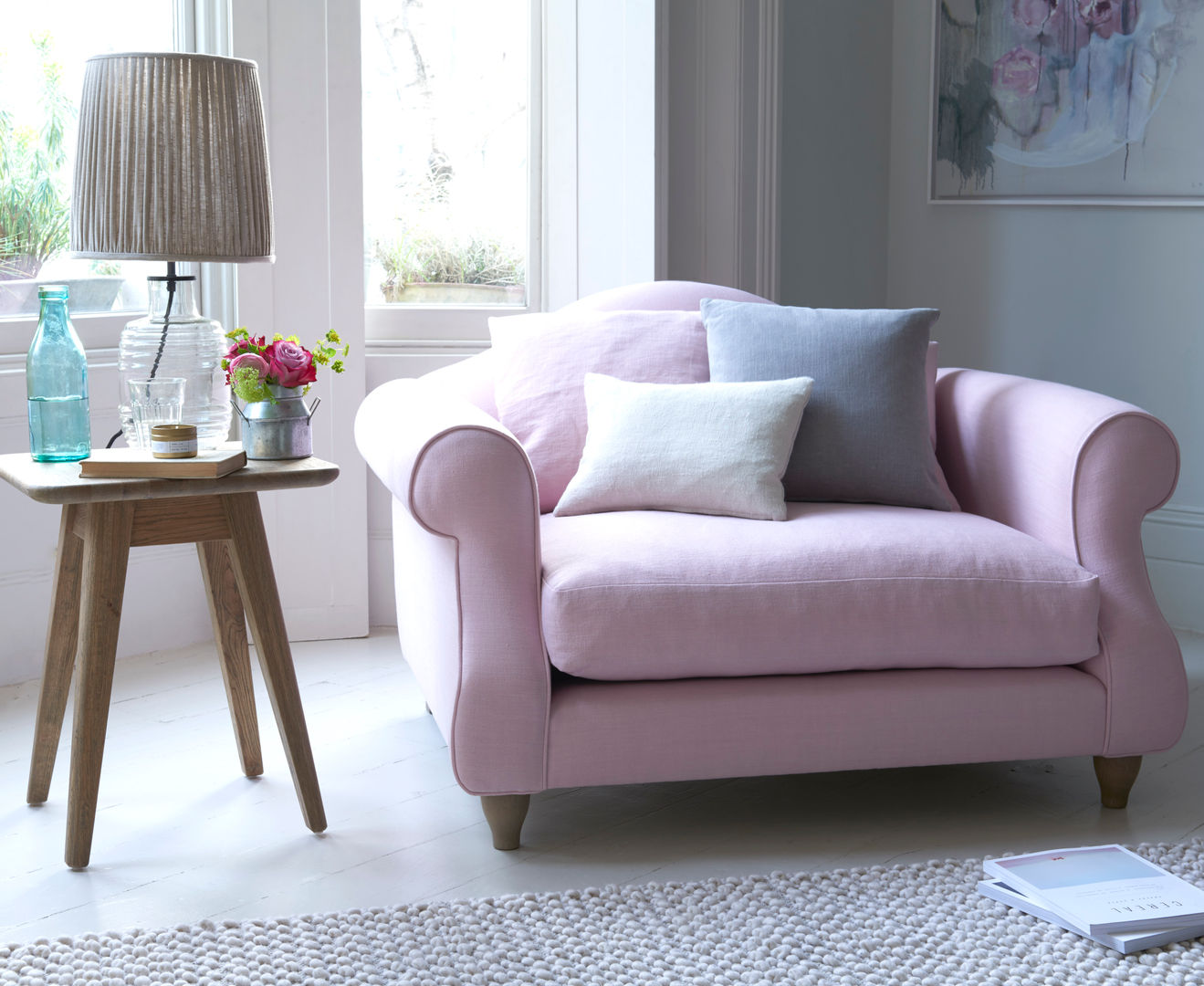 Sloucher love seat in Pale Rose vintage linen Loaf Ruang Keluarga Klasik Flax/Linen Pink Sofas & armchairs