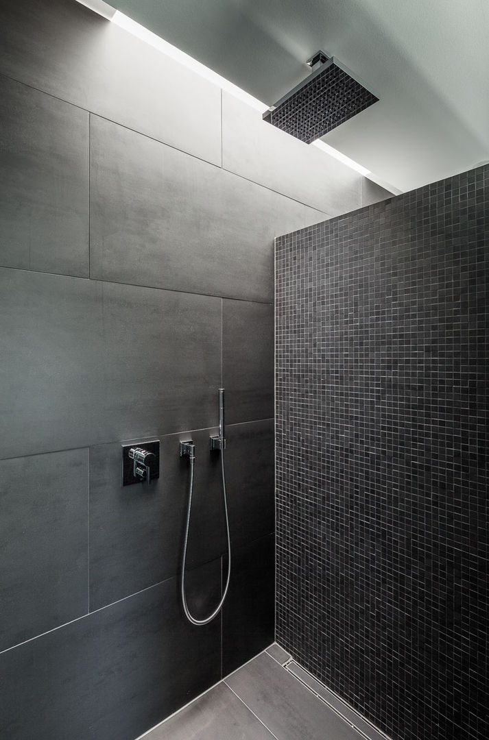 Haus H, ZHAC / Zweering Helmus Architektur+Consulting ZHAC / Zweering Helmus Architektur+Consulting Modern style bathrooms Tiles