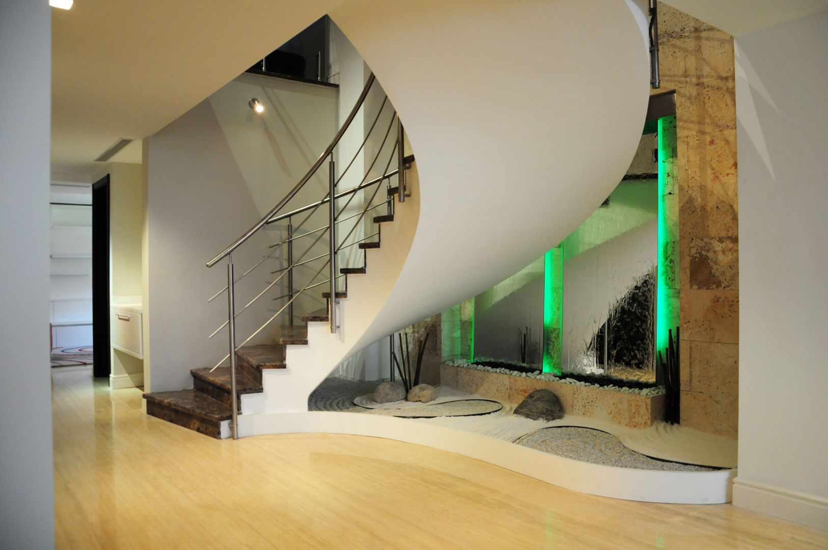 PH 63C, TRIBU ESTUDIO CREATIVO TRIBU ESTUDIO CREATIVO Modern Corridor, Hallway and Staircase