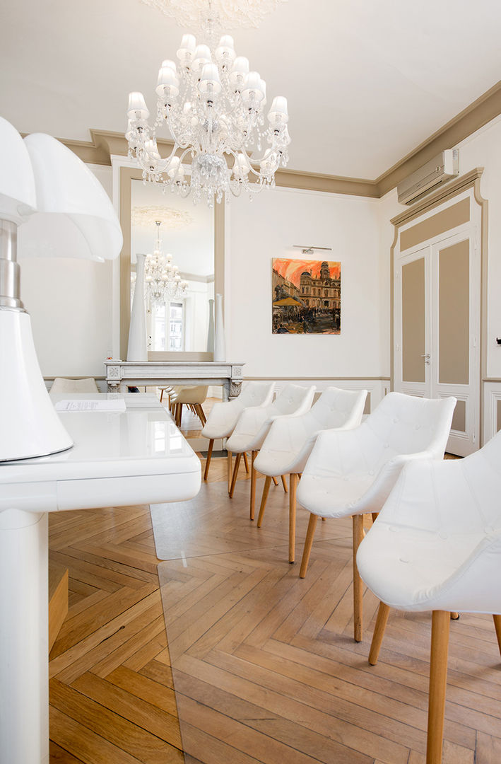 Rénovation d'une étude notariale à Lyon, réHome réHome Moderne woonkamers Hout Hout