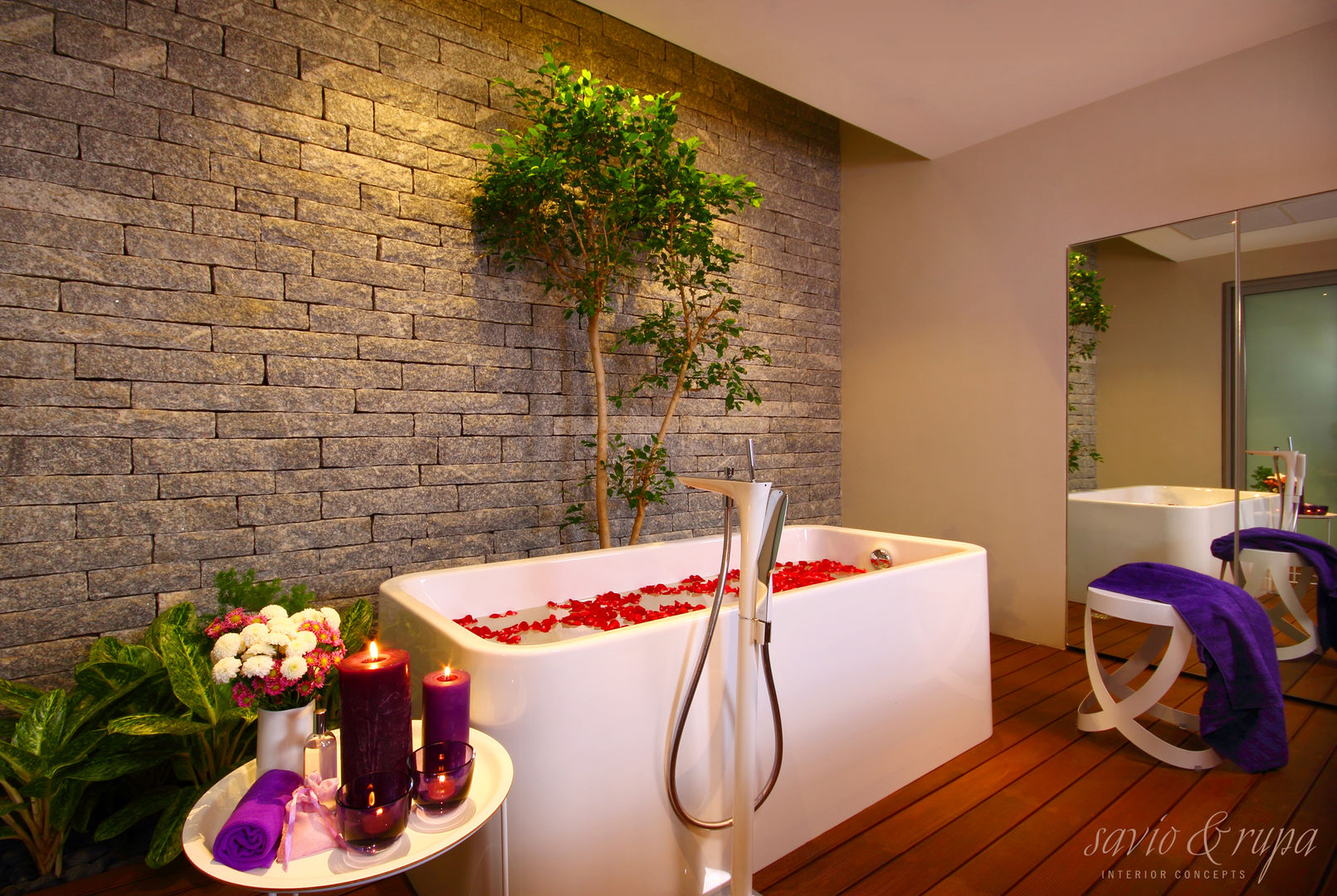 Bedroom Spa with Garden Savio and Rupa Interior Concepts Scandinavian style spa Pool & spa accessories